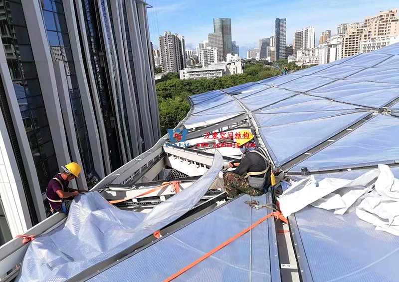 縱使烈日炎炎，腳步從未止歇！海南這個ETFE氣枕膜項目施工進度有最新消息