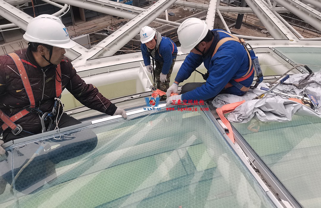 高效協作|勇于擔當—杭州博多森谷ETFE氣枕連廊天幕項目最新施工進展