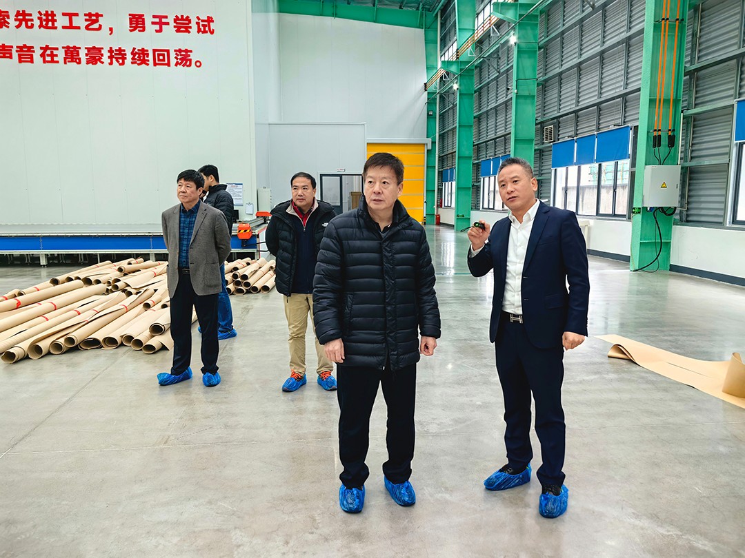 中國鋼結(jié)構協(xié)會空間結(jié)構分會領導專家一行蒞臨萬豪考察指導工作